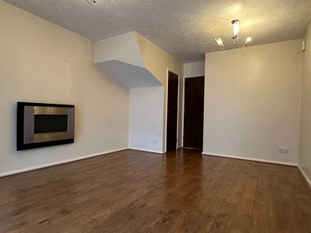 2 bedroom Semi-detached house to let in Windsor Court, Burbage, LE10