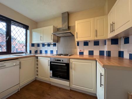 2 bedroom Semi-detached house to let in Windsor Court, Burbage, LE10