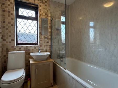 2 bedroom Semi-detached house to let in Windsor Court, Burbage, LE10