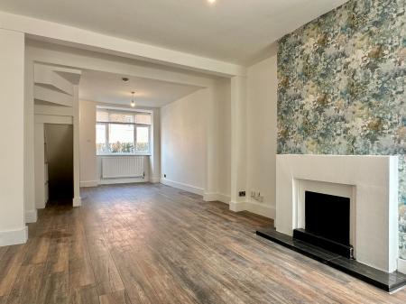 3 bedroom Terraced House to let in Derby Road, Hinckley, LE10