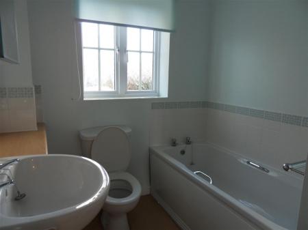 3 bedroom Terraced House to let in Russett Close, Barwell, LE9