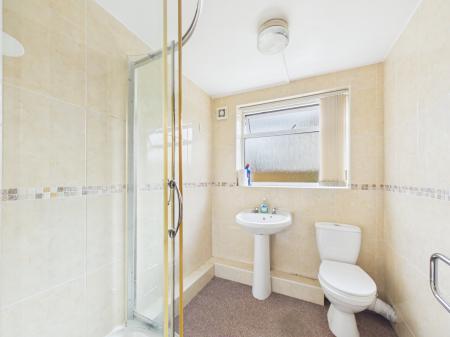 1 bedroom Ground floor flat for sale in Stafford Close, Bulkington, CV12