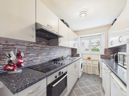 2 bedroom Ground floor flat for sale in Nutts Lane, Hinckley, LE10