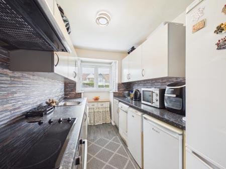 2 bedroom Ground floor flat for sale in Nutts Lane, Hinckley, LE10