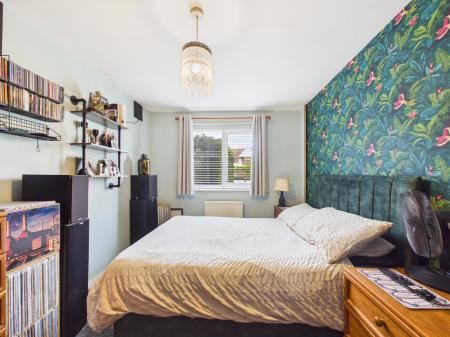 2 bedroom Ground floor flat for sale in Nutts Lane, Hinckley, LE10