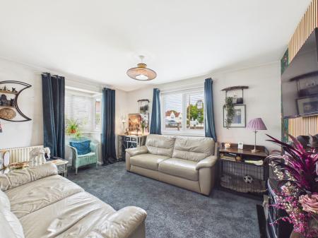 2 bedroom Ground floor flat for sale in Nutts Lane, Hinckley, LE10