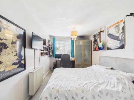 2 bedroom Ground floor flat for sale in Nutts Lane, Hinckley, LE10
