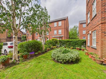 2 bedroom Ground floor flat for sale in Upper Bond Street, Hinckley, LE10