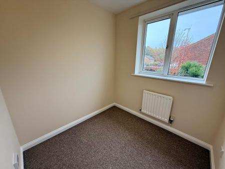 3 bedroom Semi-detached house to let in Rannoch Drive, Nuneaton, CV10