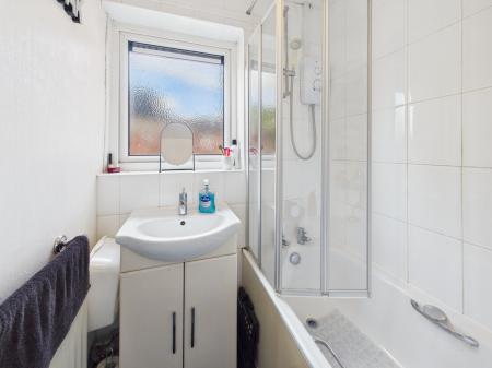3 bedroom Town house for sale in Shirley Street, Leicester, LE4