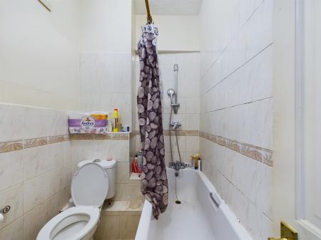 2 bedroom Terraced House for sale in High Street, Barwell, LE9