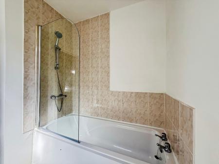 1 bedroom Flat to let in Bull Street, Attleborough, CV11