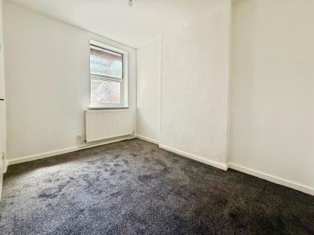 1 bedroom Flat to let in Bull Street, Attleborough, CV11