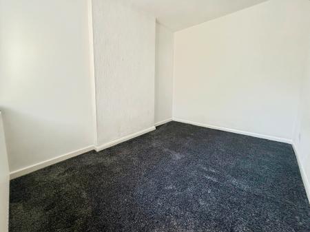 1 bedroom Flat to let in Bull Street, Attleborough, CV11