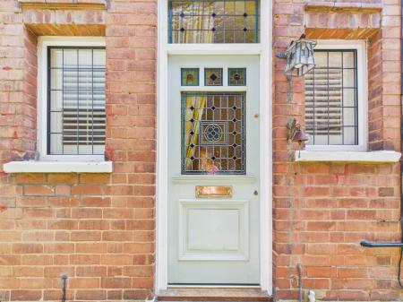 3 bedroom Semi-detached house for sale in Mount Road, Hinckley, LE10
