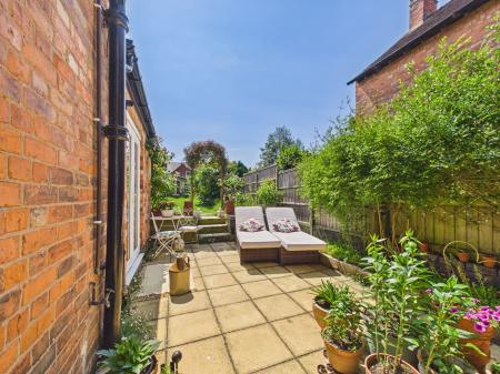 3 bedroom Semi-detached house for sale in Mount Road, Hinckley, LE10