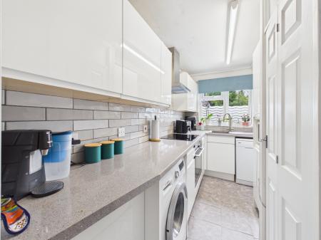 1 bedroom Flat for sale in The Green, Hartshill, CV10
