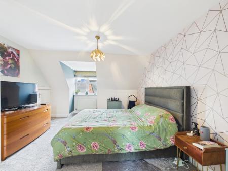 4 bedroom Town house for sale in Fosse Close, Burbage, LE10