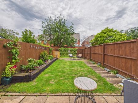 4 bedroom Town house for sale in Fosse Close, Burbage, LE10