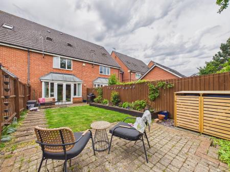 4 bedroom Town house for sale in Fosse Close, Burbage, LE10