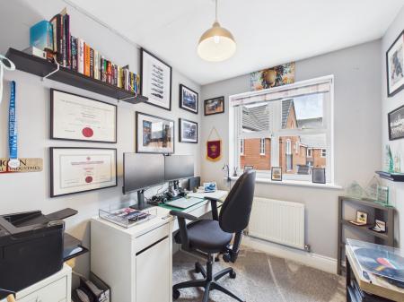4 bedroom Town house for sale in Fosse Close, Burbage, LE10
