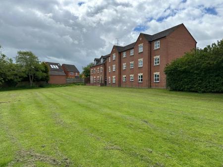 2 bedroom Flat to let in Pickering Place, Burbage, LE10