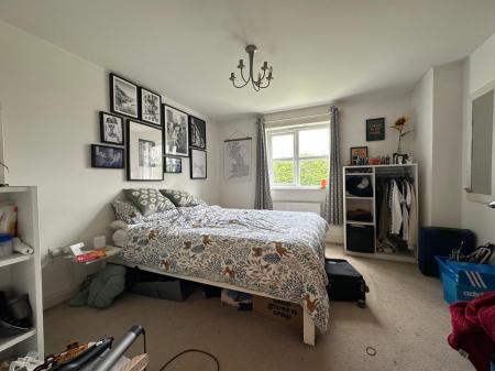 2 bedroom Flat to let in Pickering Place, Burbage, LE10