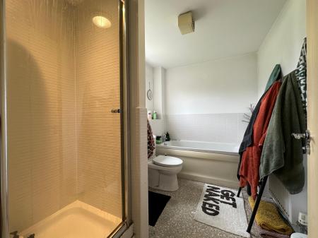 2 bedroom Flat to let in Pickering Place, Burbage, LE10