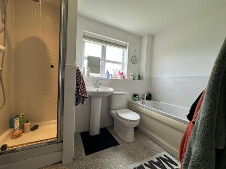 2 bedroom Flat to let in Pickering Place, Burbage, LE10
