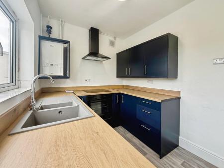 3 bedroom Semi-detached house to let in Woodland Avenue, Burbage, LE10
