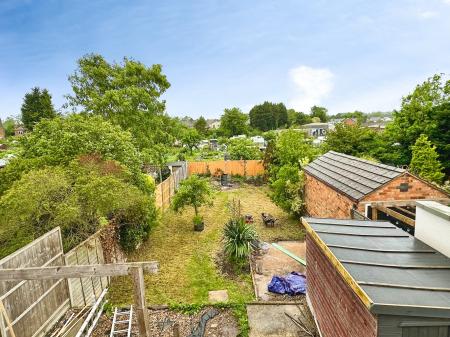 3 bedroom Semi-detached house to let in Woodland Avenue, Burbage, LE10