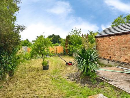 3 bedroom Semi-detached house to let in Woodland Avenue, Burbage, LE10