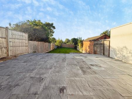 3 bedroom Semi-detached house to let in Woodland Avenue, Burbage, LE10
