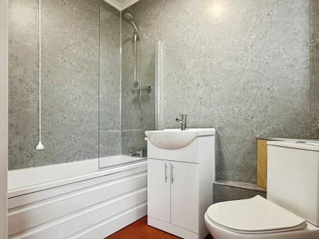 3 bedroom Semi-detached house to let in Woodland Avenue, Burbage, LE10