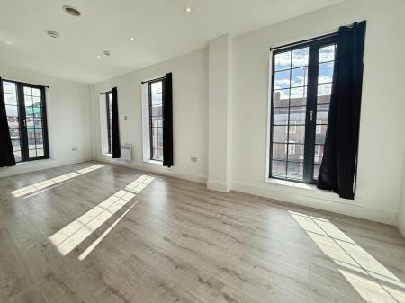 2 bedroom Flat to let in Upper Bond Street, Hinckley, LE10