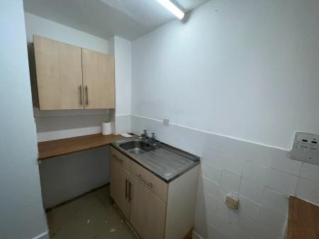 1 bedroom Studio flat to let in Halls Court, Stoney Stanton, LE9