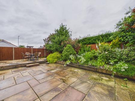 2 bedroom Detached bungalow for sale in Sutton Close, Hinckley, LE10