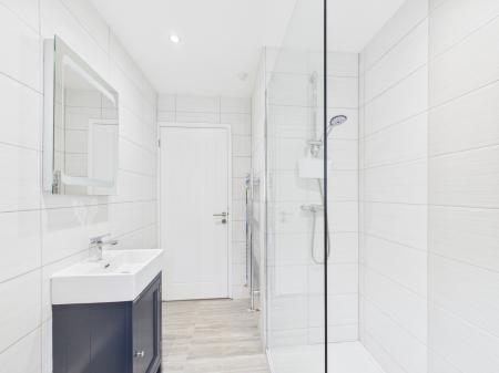 2 bedroom Detached bungalow for sale in Sutton Close, Hinckley, LE10