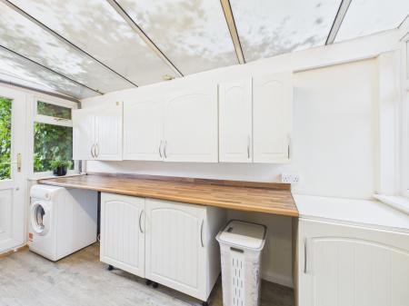 2 bedroom Detached bungalow for sale in Sutton Close, Hinckley, LE10
