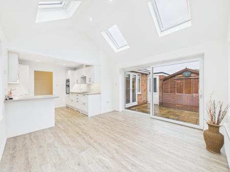 2 bedroom Detached bungalow for sale in Sutton Close, Hinckley, LE10