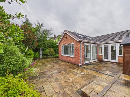 2 bedroom Detached bungalow for sale in Sutton Close, Hinckley, LE10