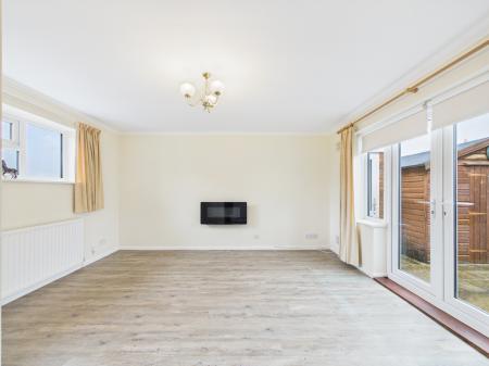 2 bedroom Detached bungalow for sale in Sutton Close, Hinckley, LE10