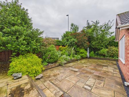 2 bedroom Detached bungalow for sale in Sutton Close, Hinckley, LE10