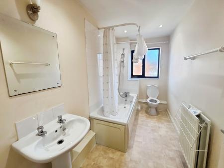 1 bedroom Flat to let in High Street, Earl Shilton, LE9