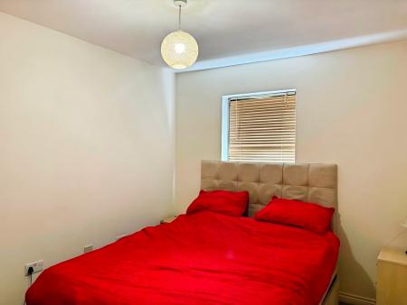 2 bedroom Flat to let in Praetor House, Upper Bond Street