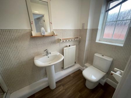 3 bedroom Semi-detached house to let in Bunneys Meadow, Hinckley, LE10