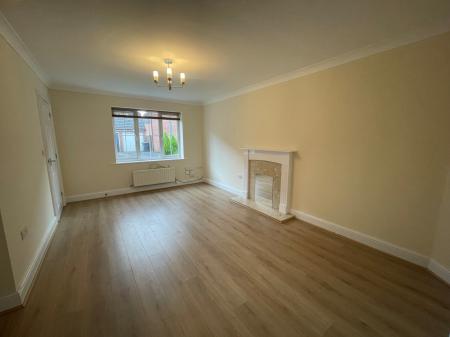 3 bedroom Semi-detached house to let in Bunneys Meadow, Hinckley, LE10