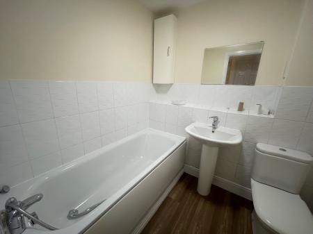 3 bedroom Semi-detached house to let in Bunneys Meadow, Hinckley, LE10
