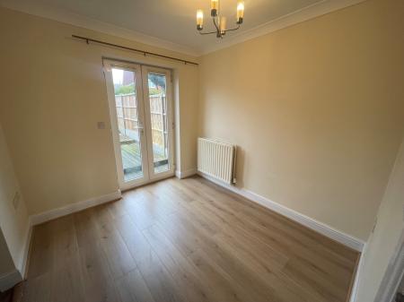 3 bedroom Semi-detached house to let in Bunneys Meadow, Hinckley, LE10