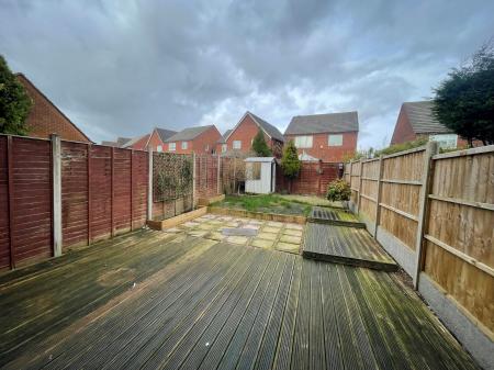 3 bedroom Semi-detached house to let in Bunneys Meadow, Hinckley, LE10